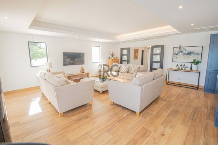 Image No.13-4 Bed Villa for sale