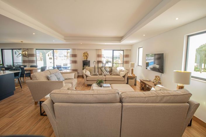 Image No.19-4 Bed Villa for sale