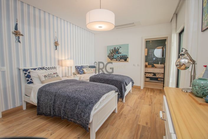 Image No.32-4 Bed Villa for sale