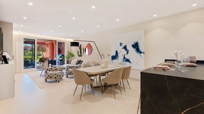 Image No.10-3 Bed Property for sale