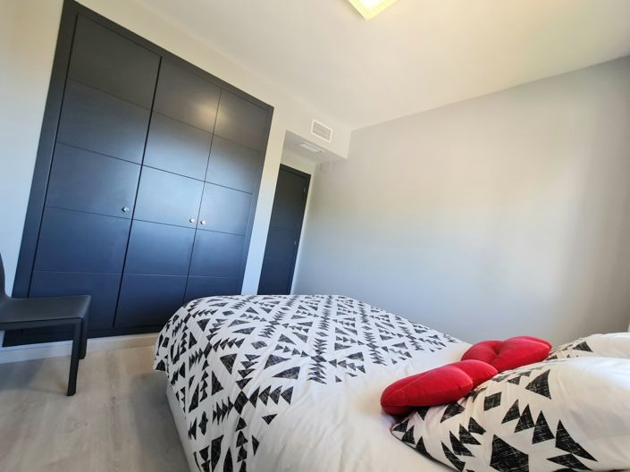 Image No.19-2 Bed Property for sale