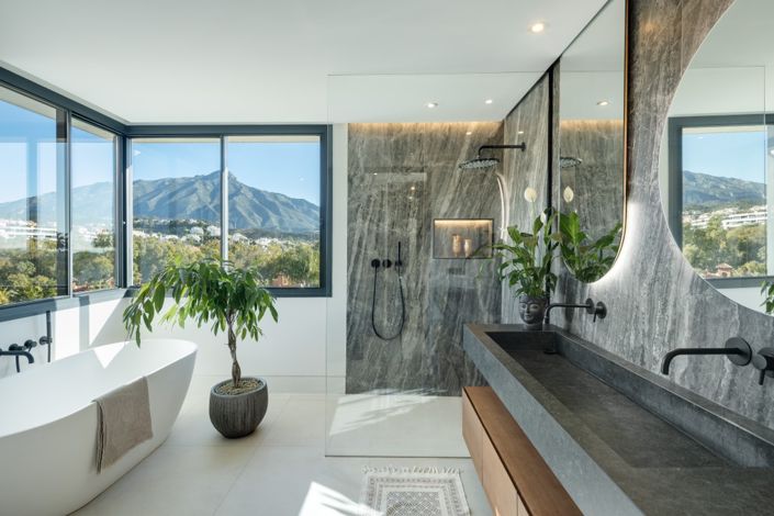 Image No.3-5 Bed Villa for sale