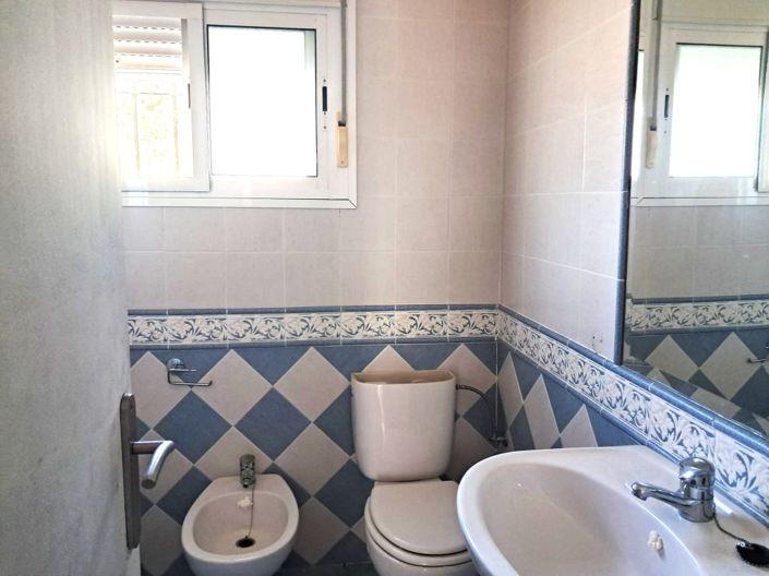 Image No.10-5 Bed Villa for sale