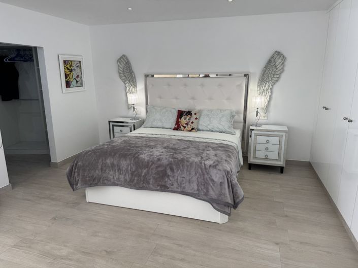 Image No.3-5 Bed Villa for sale