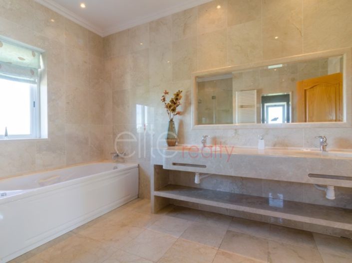 Image No.18-Maison de 5 chambres à vendre à Lagos