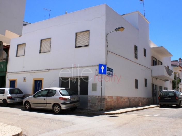 Image No.2-Maison de 7 chambres à vendre à Lagos