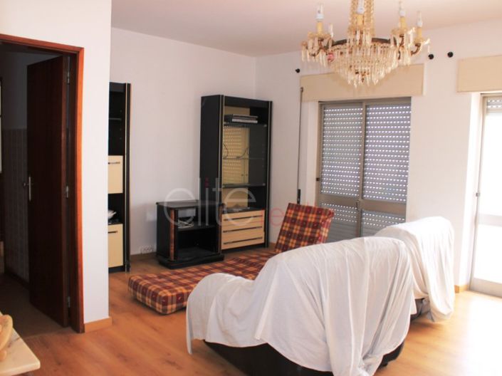 Image No.4-Maison de 7 chambres à vendre à Lagos