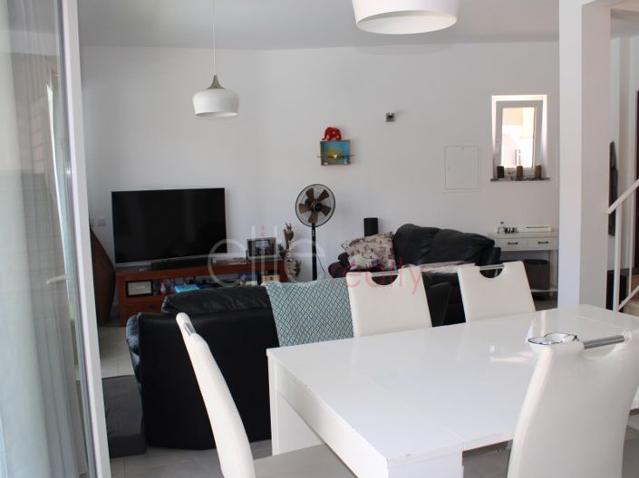 Image No.6-3 Bed House for sale