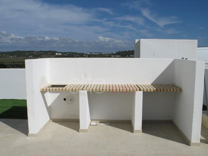 Image No.12-3 Bed House for sale