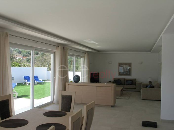 Image No.6-3 Bed House for sale