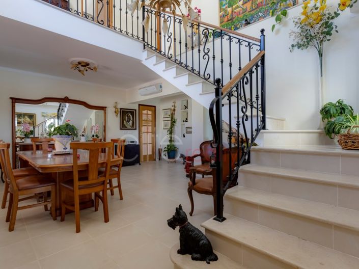 Image No.12-5 Bed House for sale