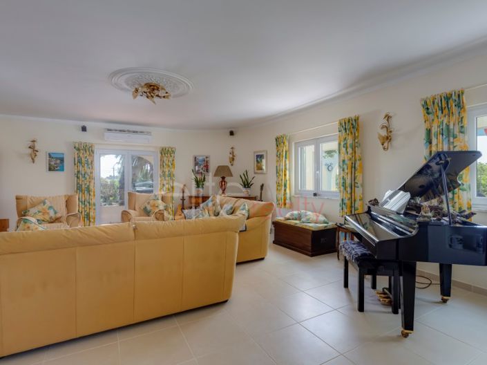 Image No.15-5 Bed House for sale