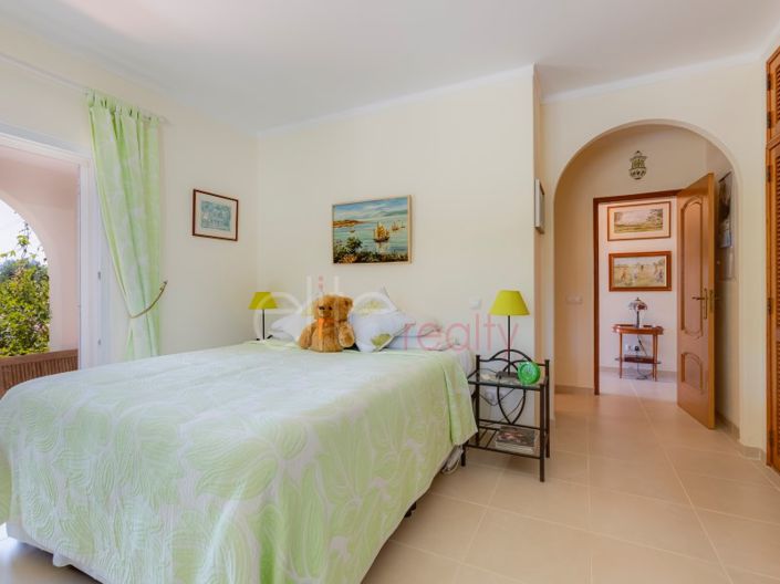 Image No.20-5 Bed House for sale