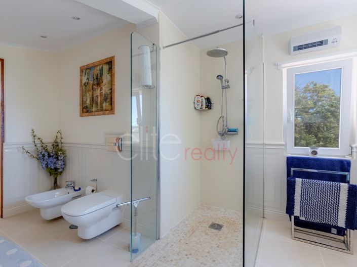 Image No.27-5 Bed House for sale