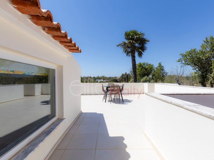 Image No.28-5 Bed House for sale