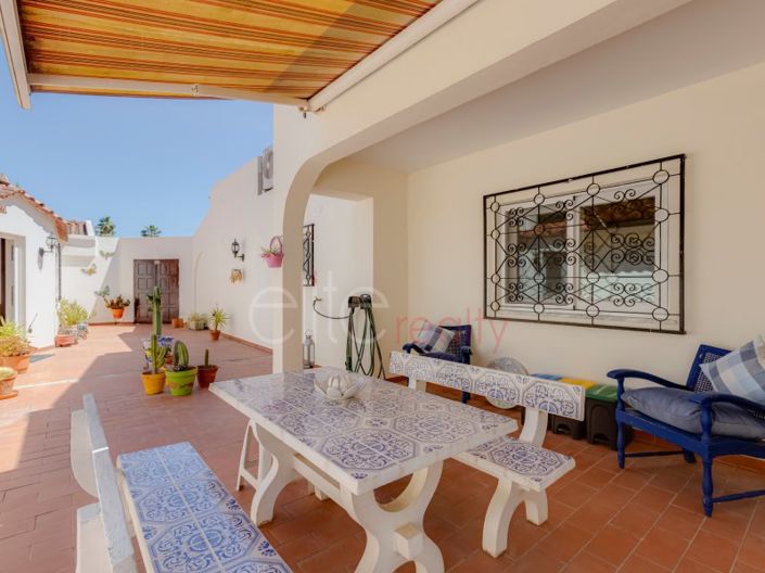 Image No.30-5 Bed House for sale