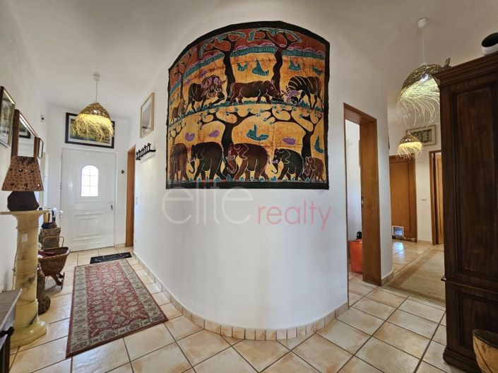 Image No.10-4 Bed House for sale