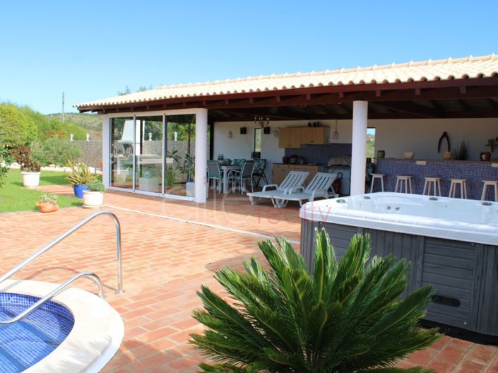 Image No.26-4 Bed House for sale