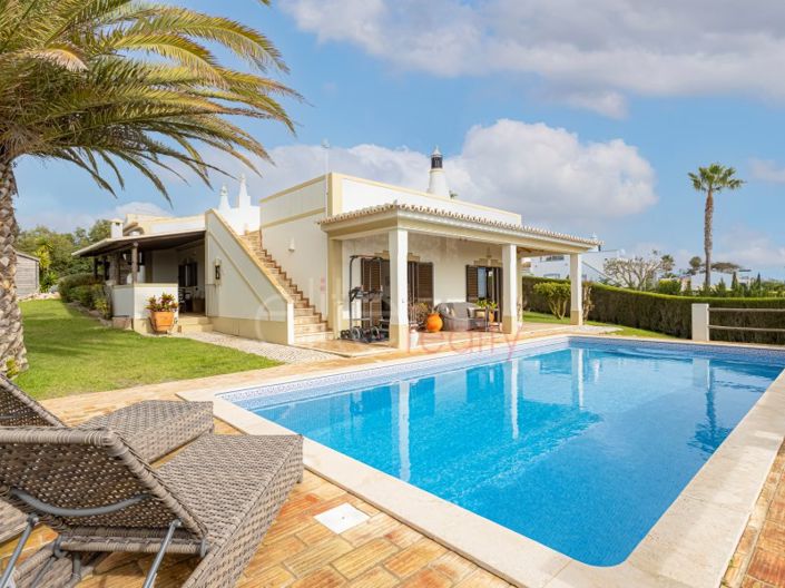 Image No.2-Maison de 4 chambres à vendre à Lagos