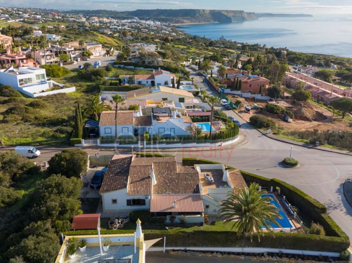 Image No.4-Maison de 4 chambres à vendre à Lagos