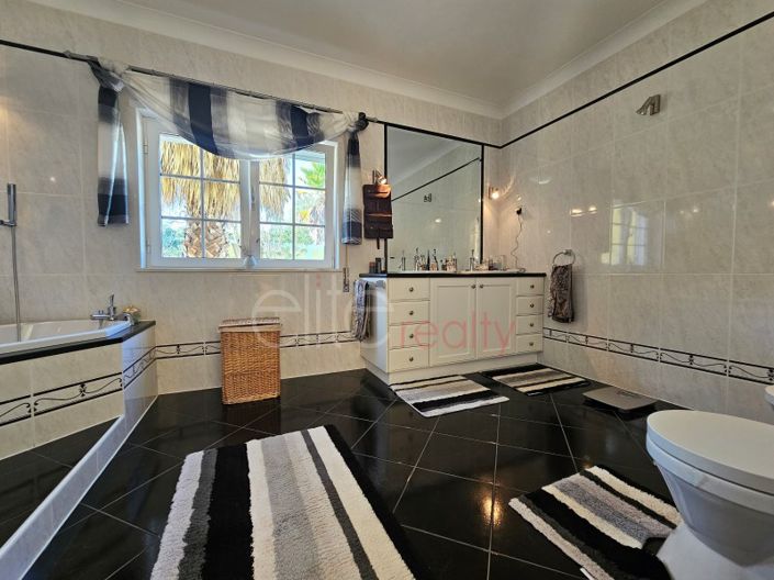 Image No.15-Maison de 4 chambres à vendre à Lagos