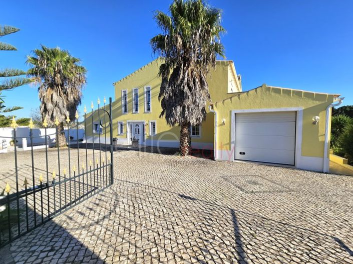 Image No.2-Maison de 4 chambres à vendre à Lagos