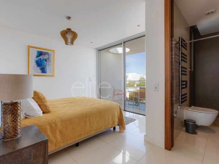 Image No.22-4 Bed House for sale