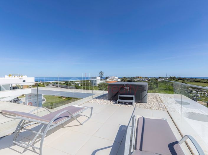 Image No.3-4 Bed House for sale