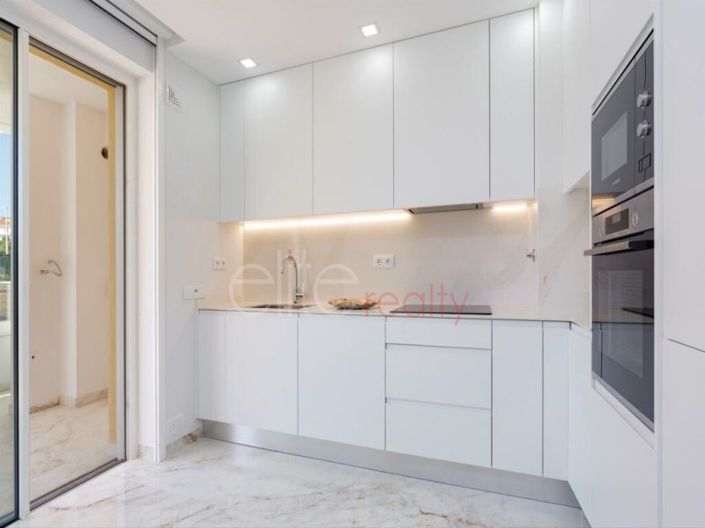 Image No.8-3 Bed Apartment for sale