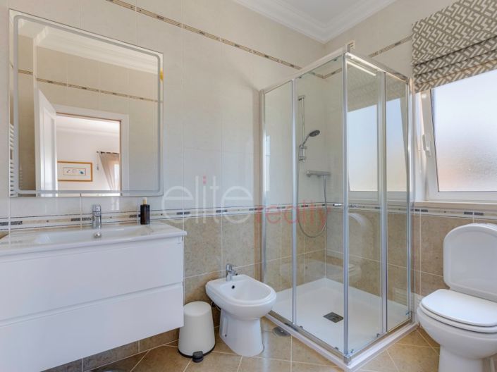 Image No.25-Maison de 3 chambres à vendre à Lagos