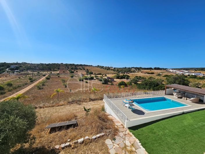 Image No.12-4 Bed House for sale