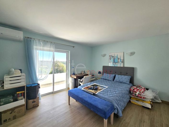 Image No.18-4 Bed House for sale