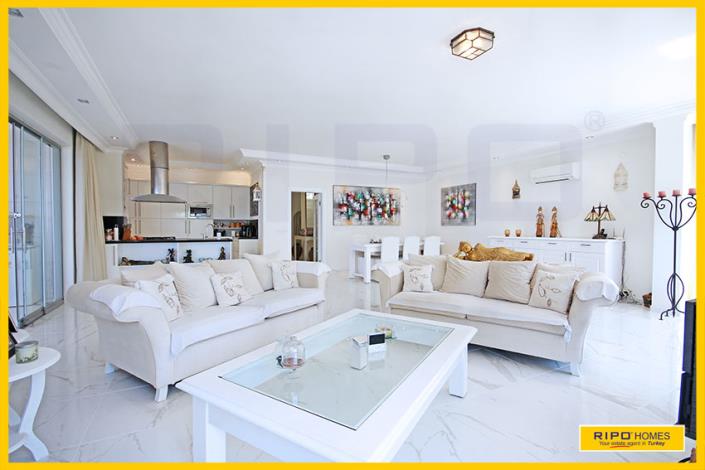 Image No.3-7 Bed Villa / Detached for sale