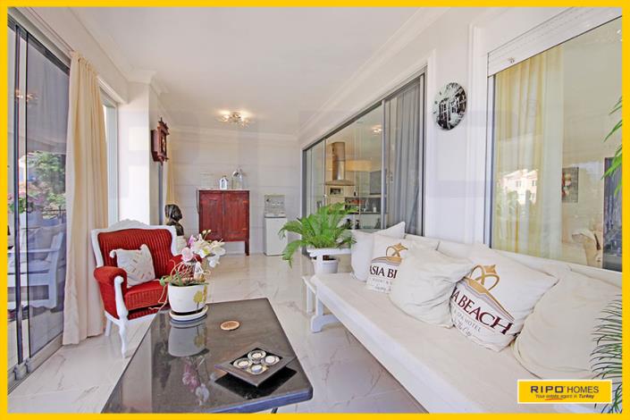 Image No.28-7 Bed Villa / Detached for sale