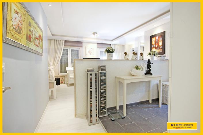 Image No.29-7 Bed Villa / Detached for sale