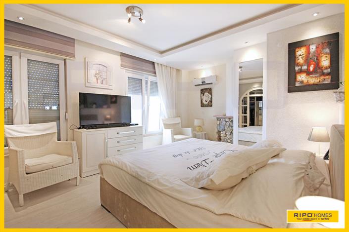 Image No.32-7 Bed Villa / Detached for sale