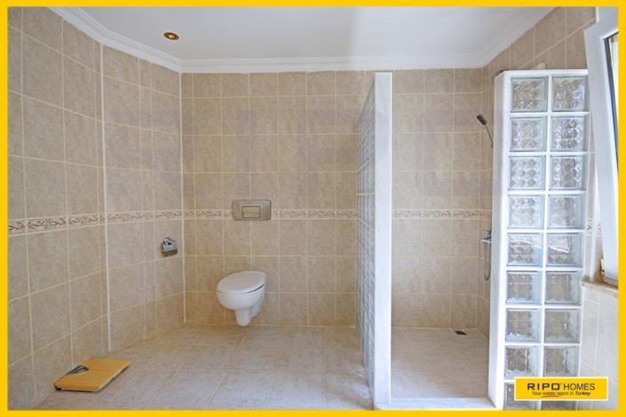 Image No.34-7 Bed Villa / Detached for sale