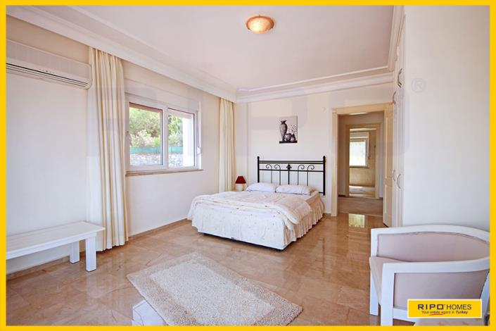 Image No.36-7 Bed Villa / Detached for sale