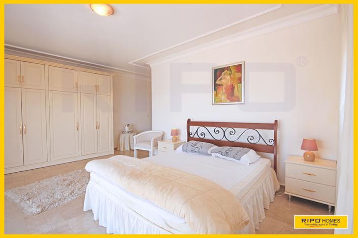 Image No.39-7 Bed Villa / Detached for sale
