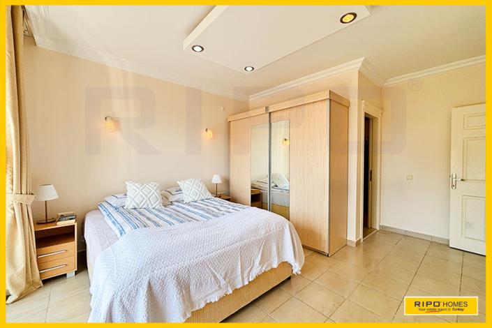 Image No.25-4 Bed Penthouse for sale