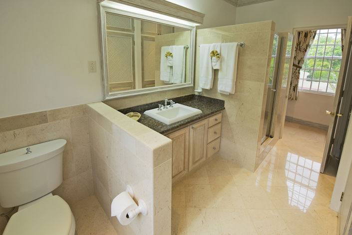 Image No.10-5 Bed Property for sale