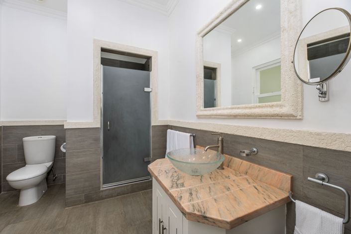 Image No.9-Propriété de 5 chambres à vendre à St James