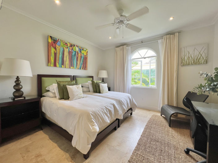 Image No.3-3 Bed Property for sale