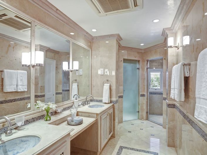 Image No.11-Propriété de 5 chambres à vendre à St James