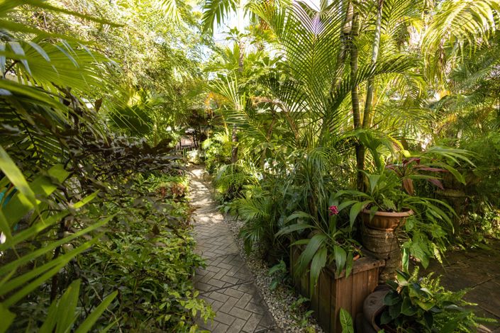 Image No.23-4 Bed Property for sale