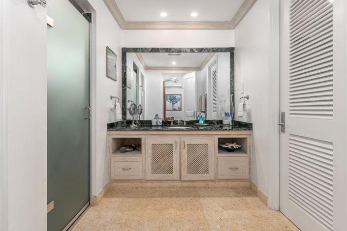 Image No.21-5 Bed Property for sale