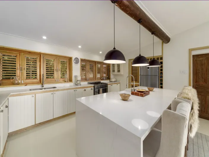 Image No.4-5 Bed Property for sale