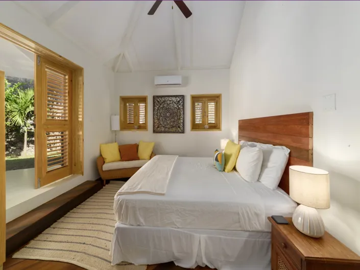 Image No.5-5 Bed Property for sale