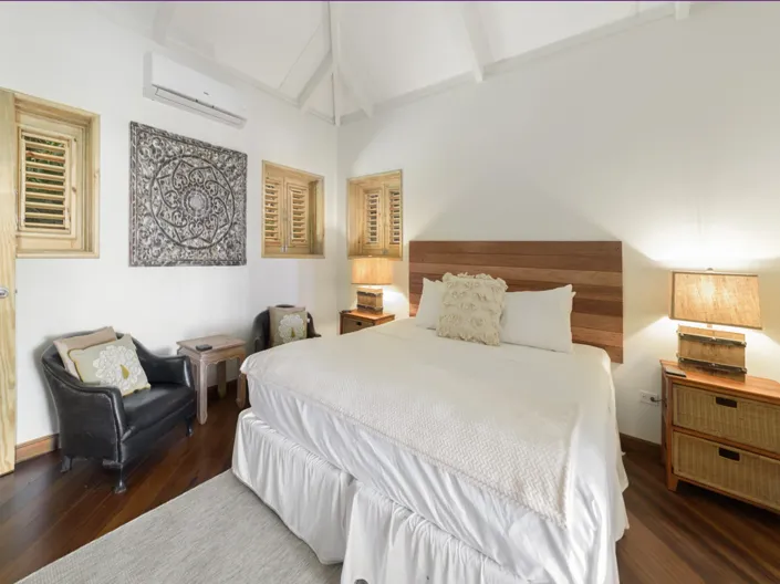 Image No.7-5 Bed Property for sale