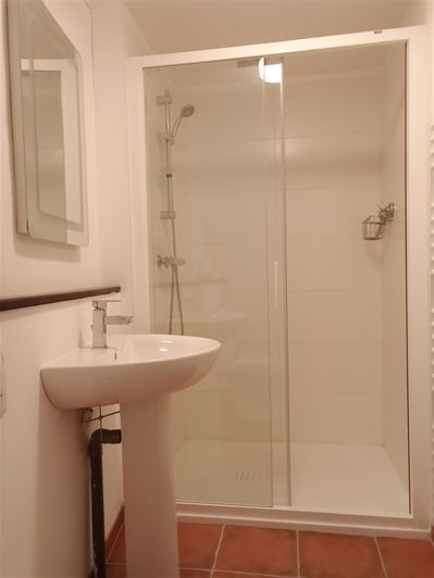 Image No.6-2 Bed House for sale